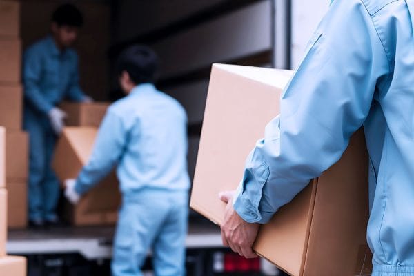 The Pros and Cons of Hiring Professional Mover Versus DIY Moving